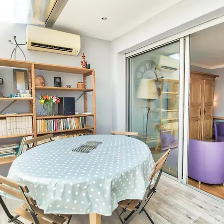 Beautiful Sea View Downtown Apt With Terrace By Guestready 아파트